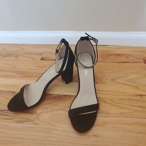Never worn Chunk Low Heel Pump Sandles